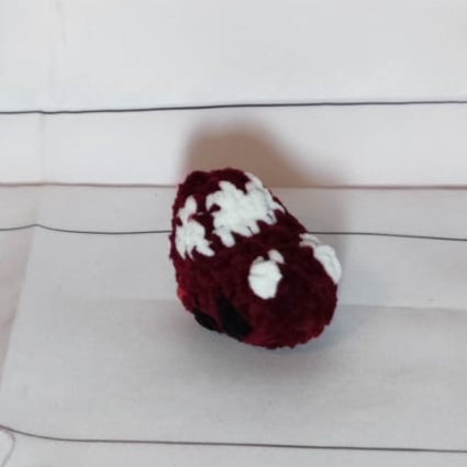 peluche petite voiture rouge