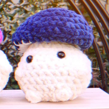 peluche champignon pop bleu