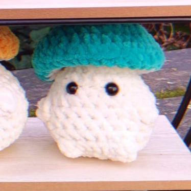 peluche champignon pop vert
