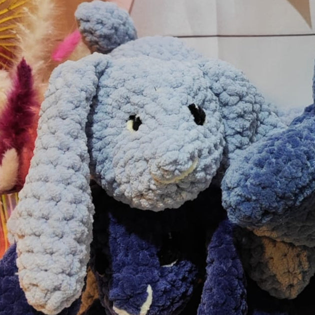 peluche lapin bleu ciel