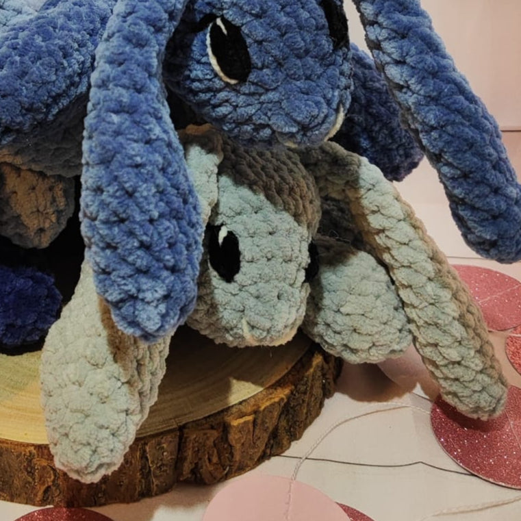 peluche lapin bleu clair