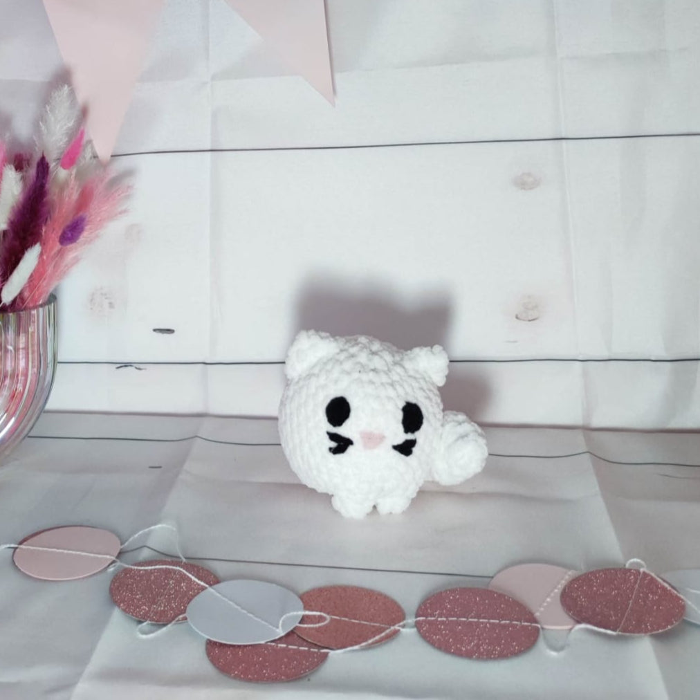 petite peluche chat blanc