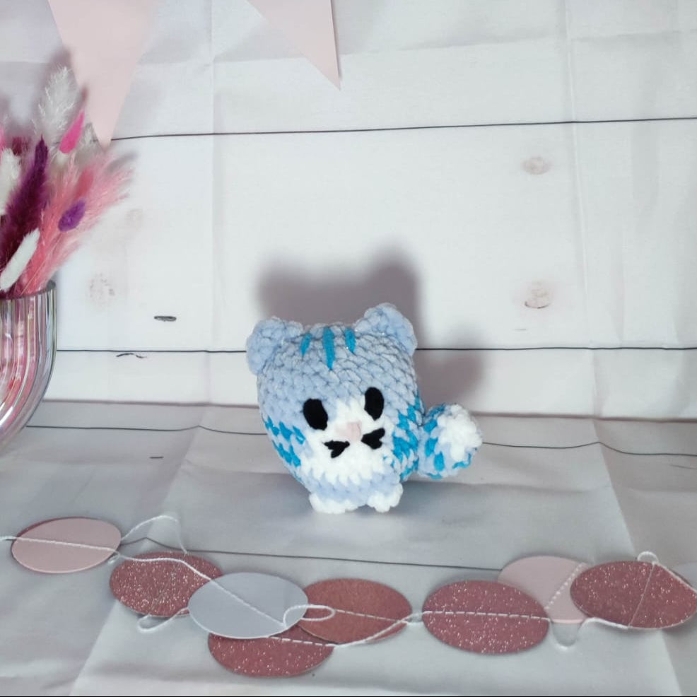 petite peluche chat bleu tigré