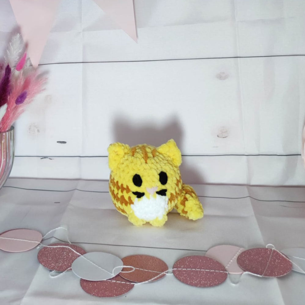 petite peluche chat jaune tigré