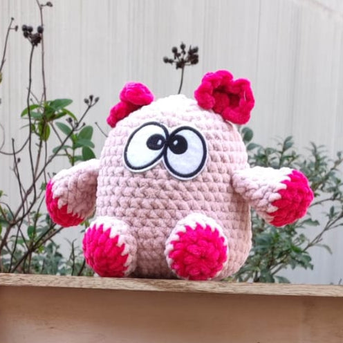 peluche petit monstre rose