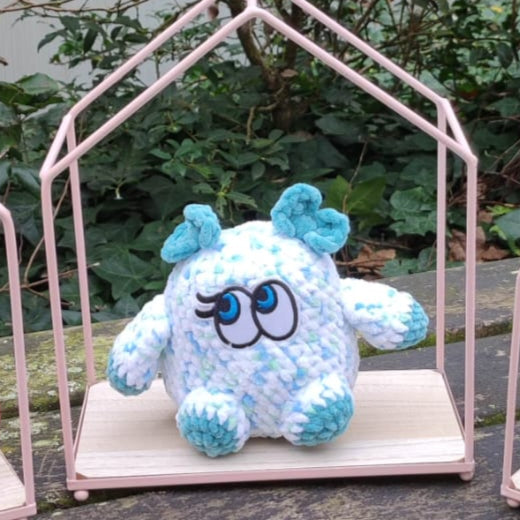 peluche petit monstre vert/blanc