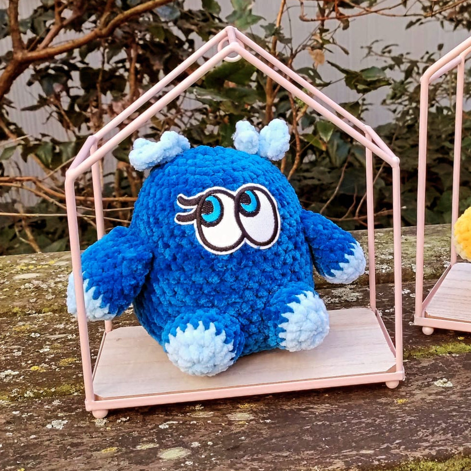 peluche petit monstre bleu