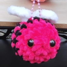 porte-clés abeille rose