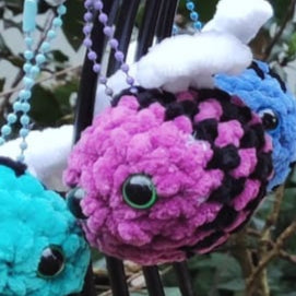 porte-clés abeille violet
