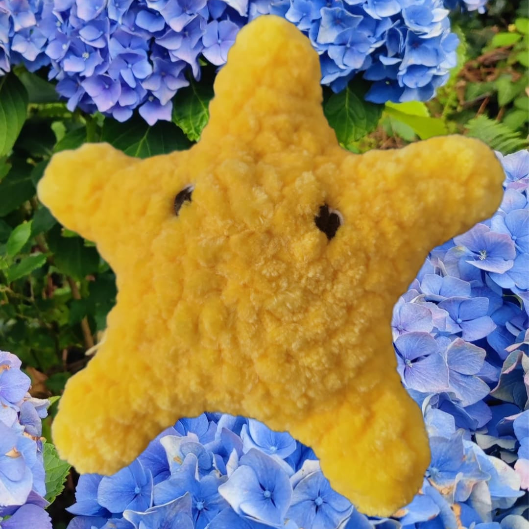 petite peluche étoile de mer jaune
