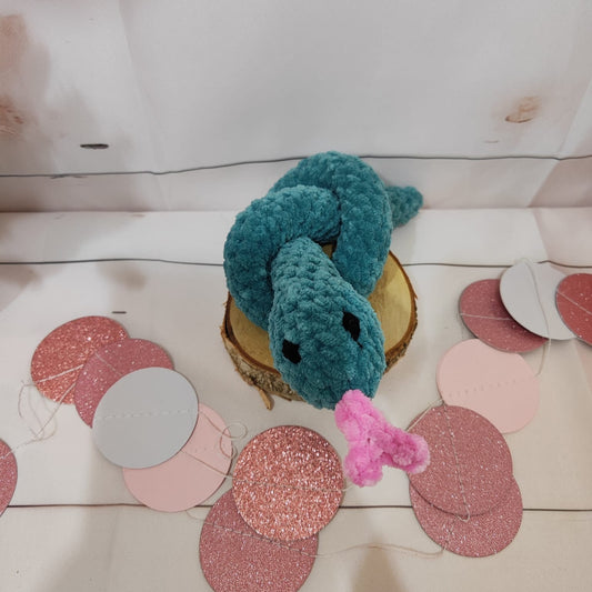 peluche serpent noué