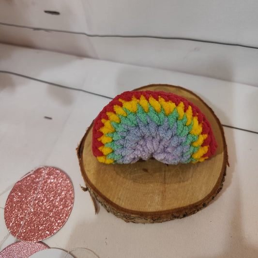 petite peluche arc-en-ciel